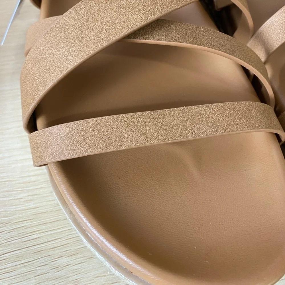 Universal Thread Tan Cognac Vegan Leather Strappy Platform Sandals size 11 NEW - Picture 5 of 10